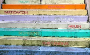 Treppenhaus reinigen – Anleitung – Treppenhaus systematisch reinigen und einen sinnvollen Reinigungsablauf planen